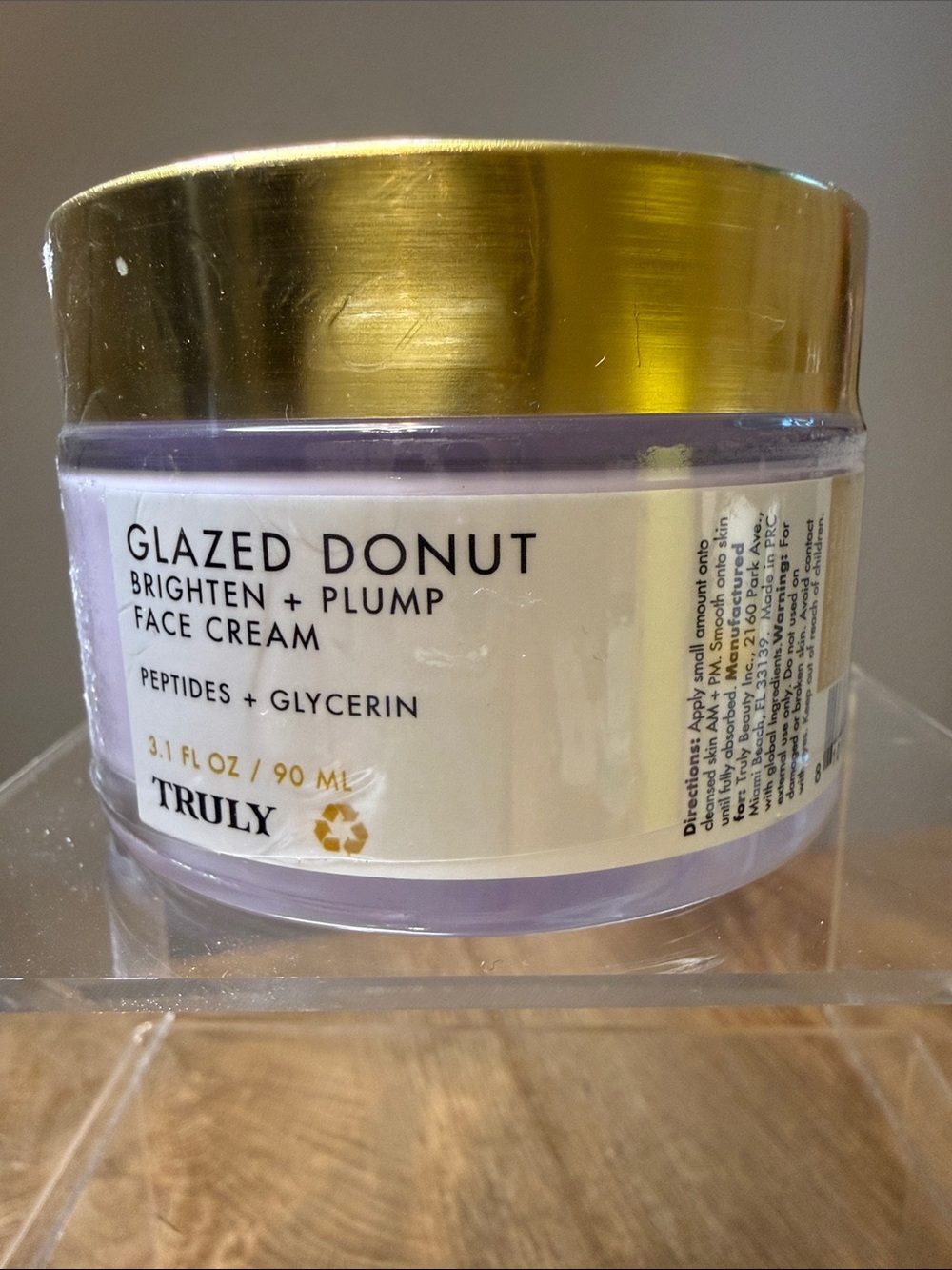 TRULY Glazed Donut Brighten + Plump Face Cream